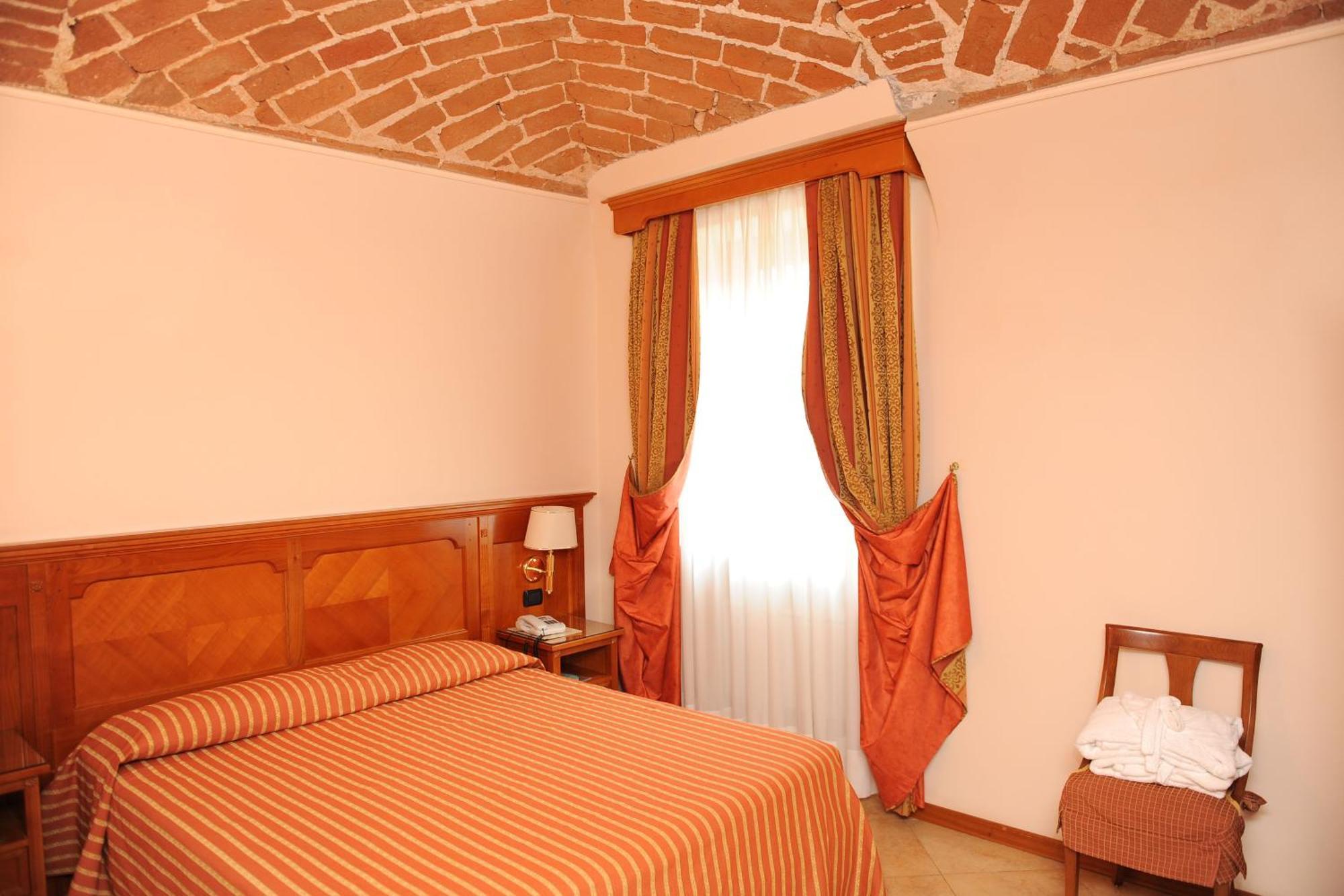 Hotel Acqui & Centro Benessere Acqui Terme Exteriör bild
