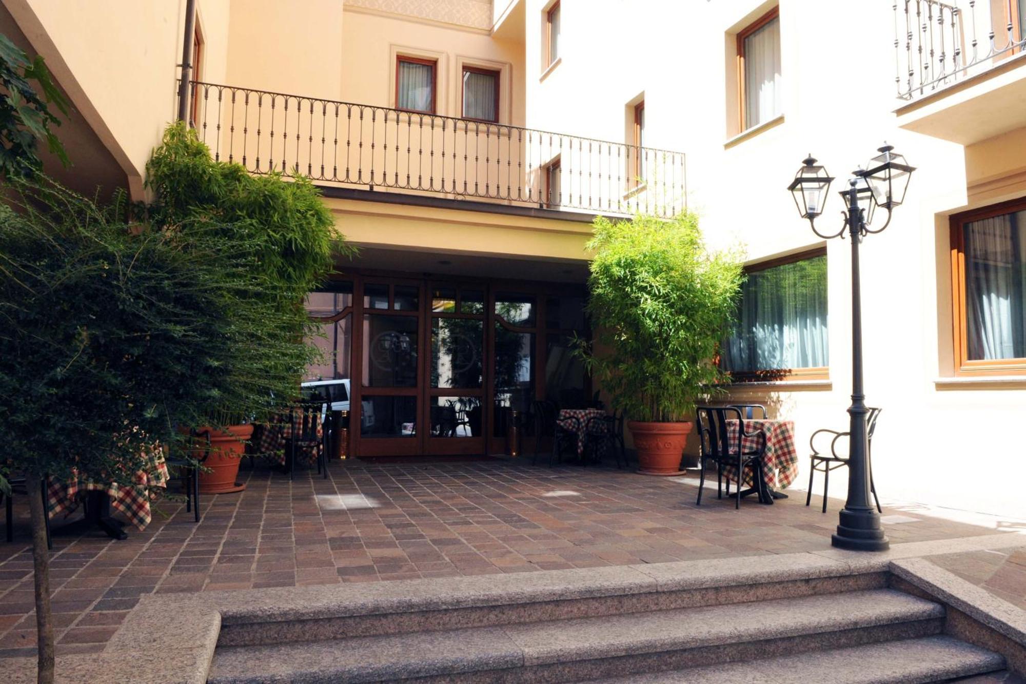 Hotel Acqui & Centro Benessere Acqui Terme Exteriör bild