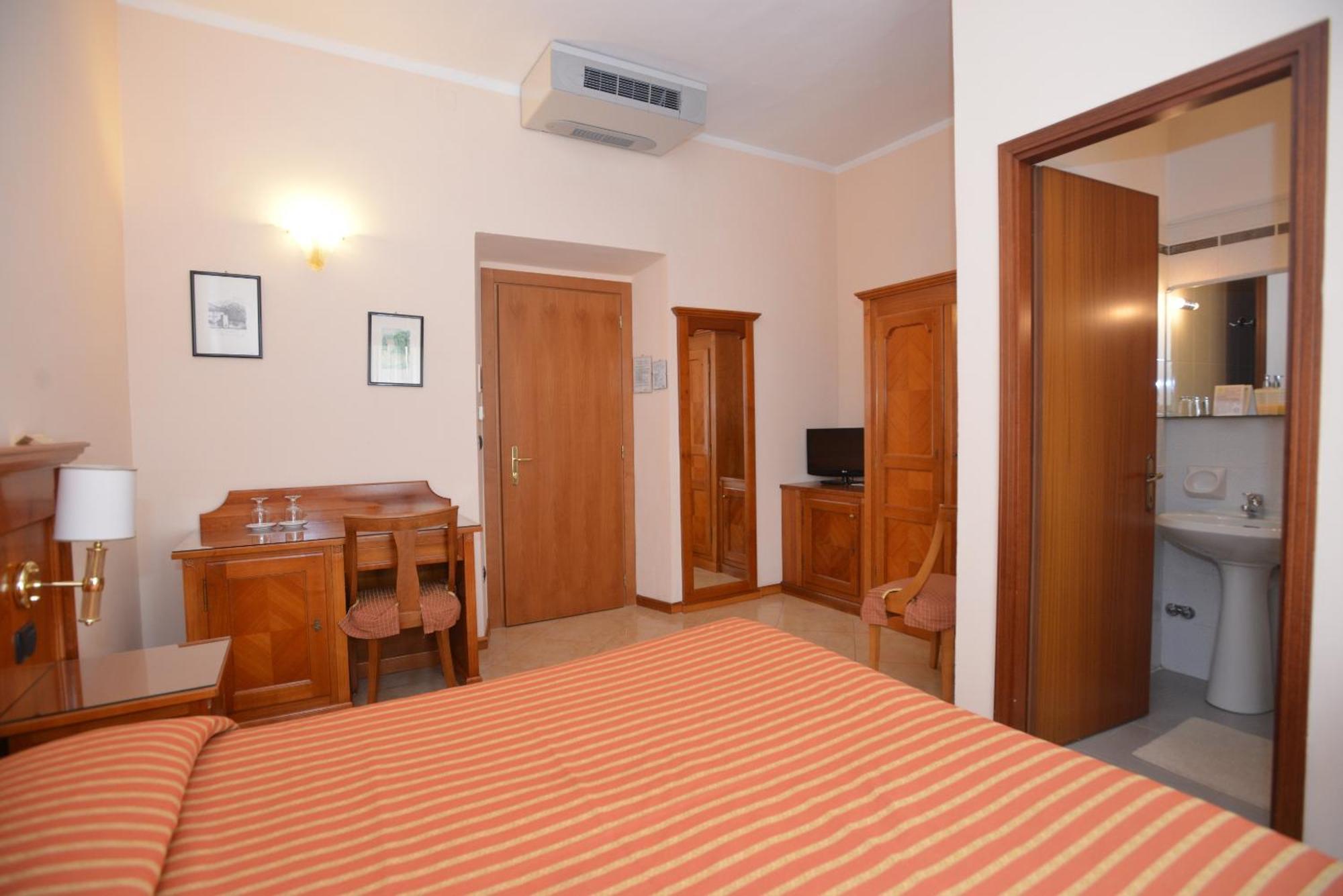 Hotel Acqui & Centro Benessere Acqui Terme Rum bild