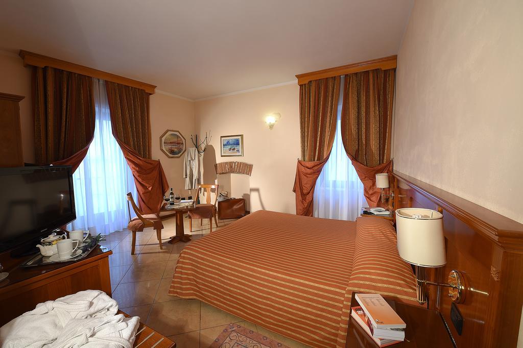 Hotel Acqui & Centro Benessere Acqui Terme Exteriör bild