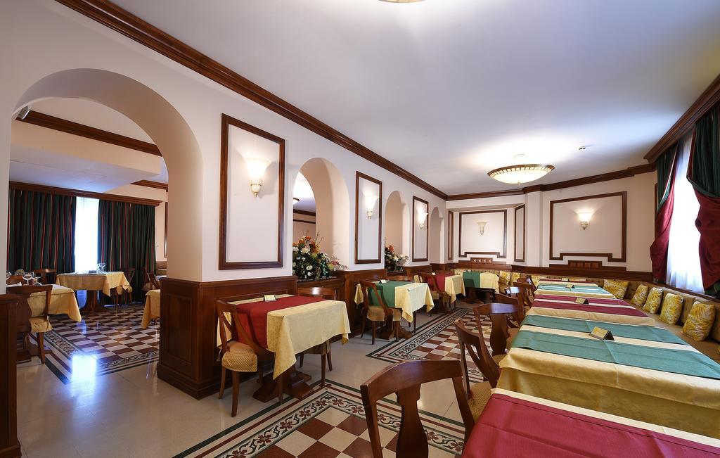 Hotel Acqui & Centro Benessere Acqui Terme Exteriör bild